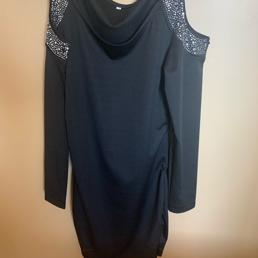 Black slim fitting black cocktail dress - Picture 2 of 2